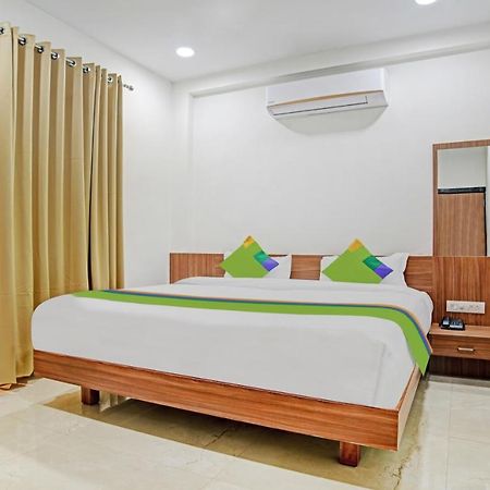 Treebo Shivaay Hotel Indaur Kültér fotó