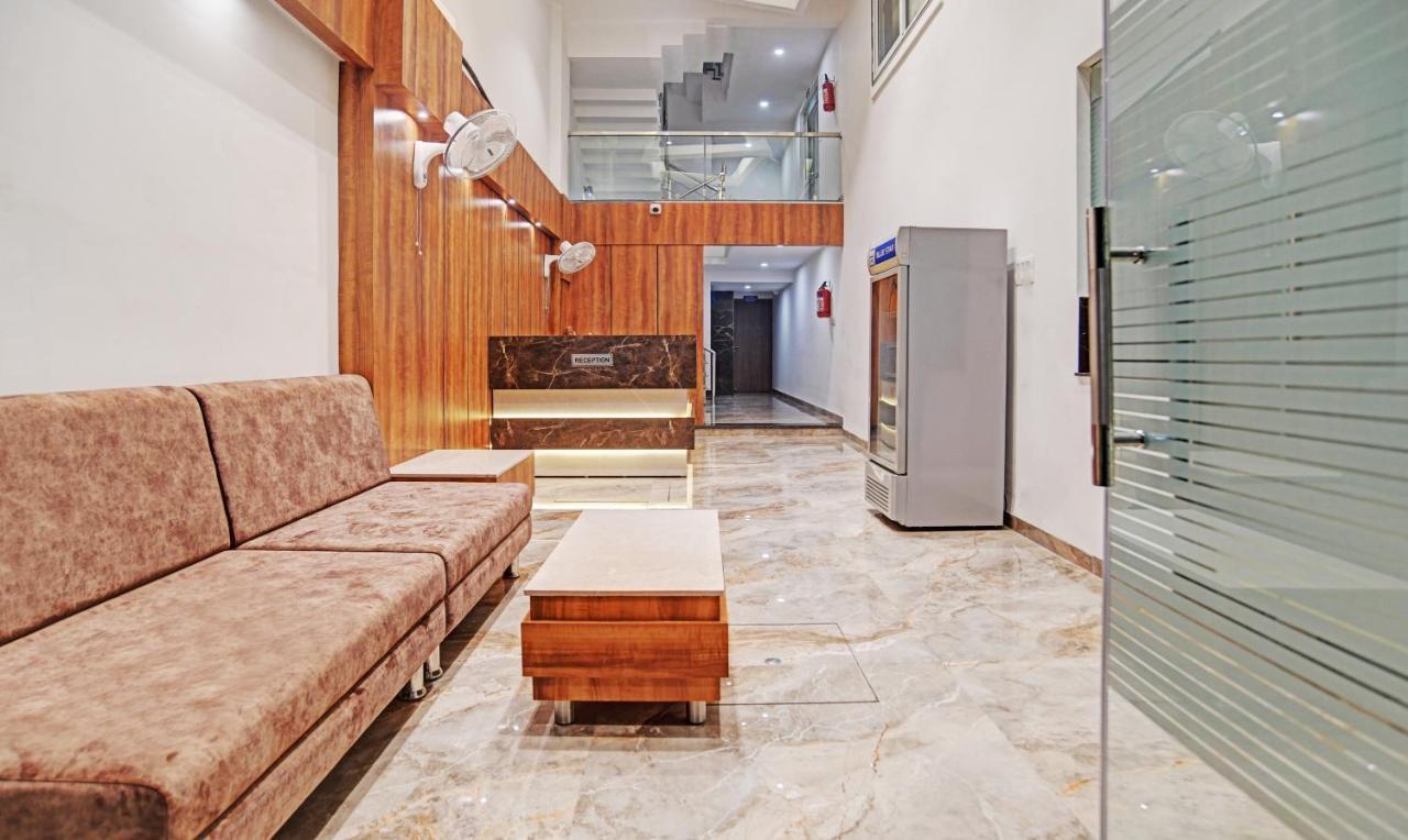 Treebo Shivaay Hotel Indaur Kültér fotó