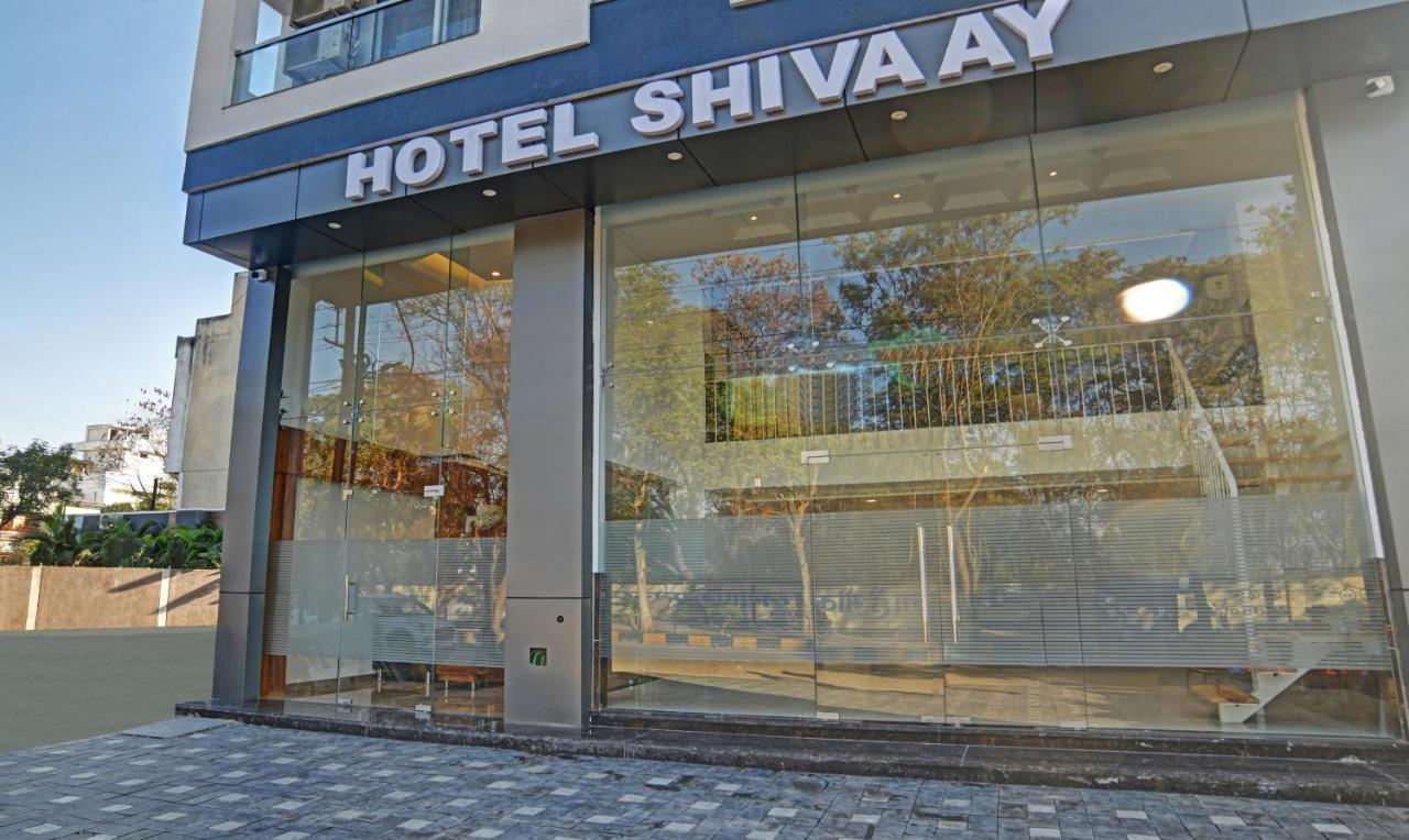 Treebo Shivaay Hotel Indaur Kültér fotó