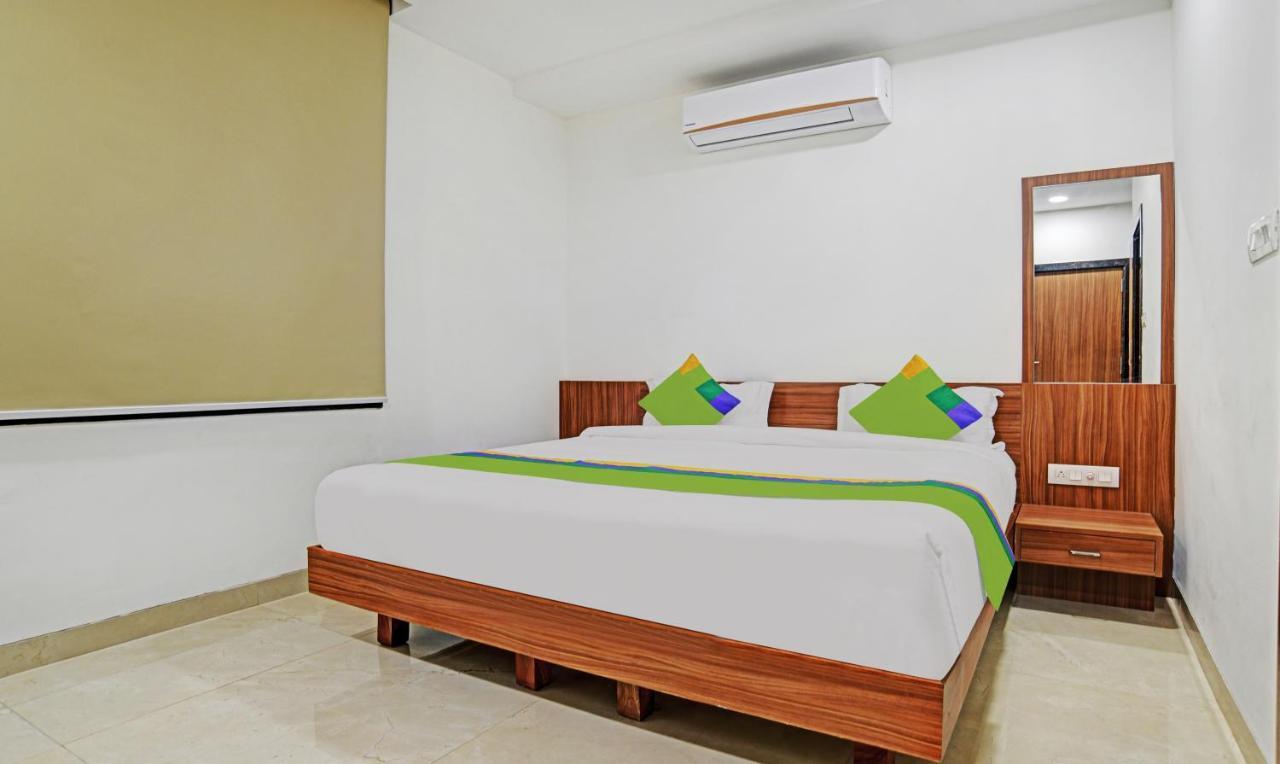 Treebo Shivaay Hotel Indaur Kültér fotó
