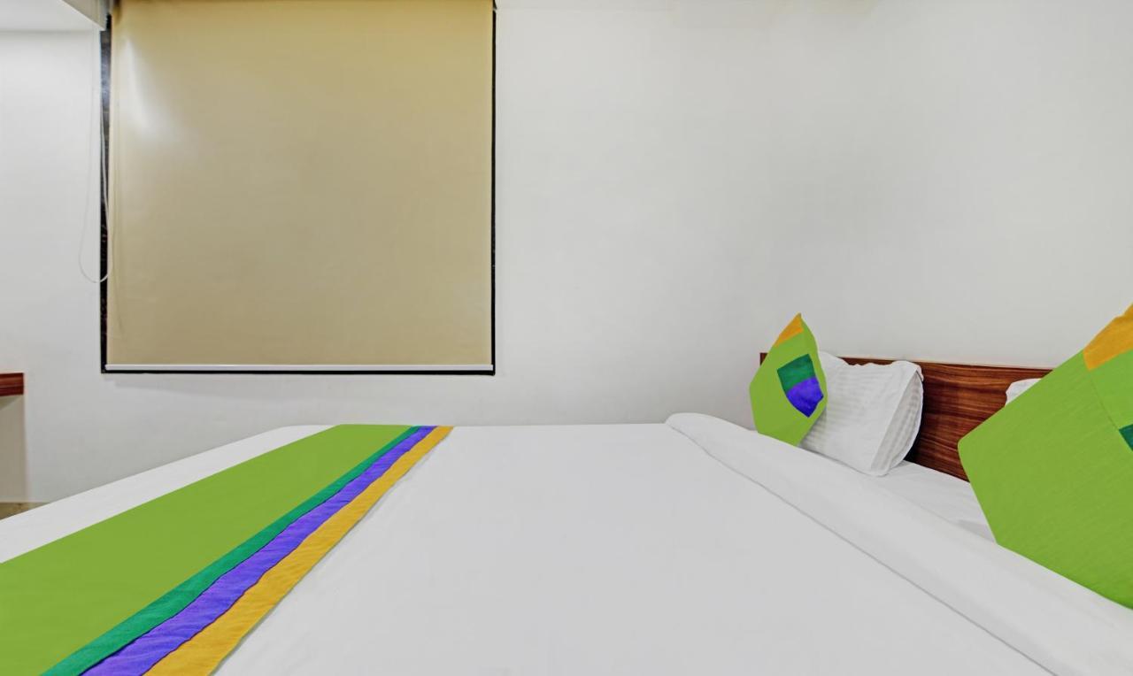 Treebo Shivaay Hotel Indaur Kültér fotó
