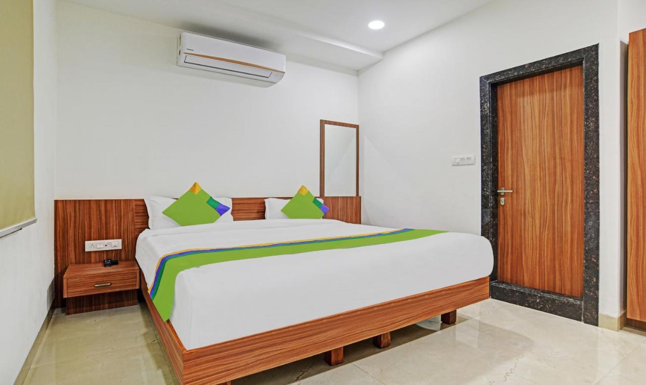 Treebo Shivaay Hotel Indaur Kültér fotó
