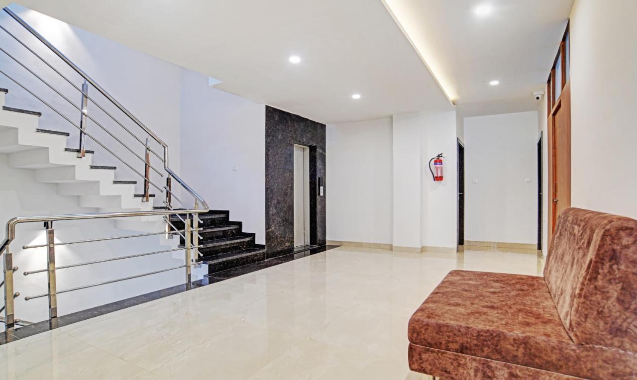 Treebo Shivaay Hotel Indaur Kültér fotó