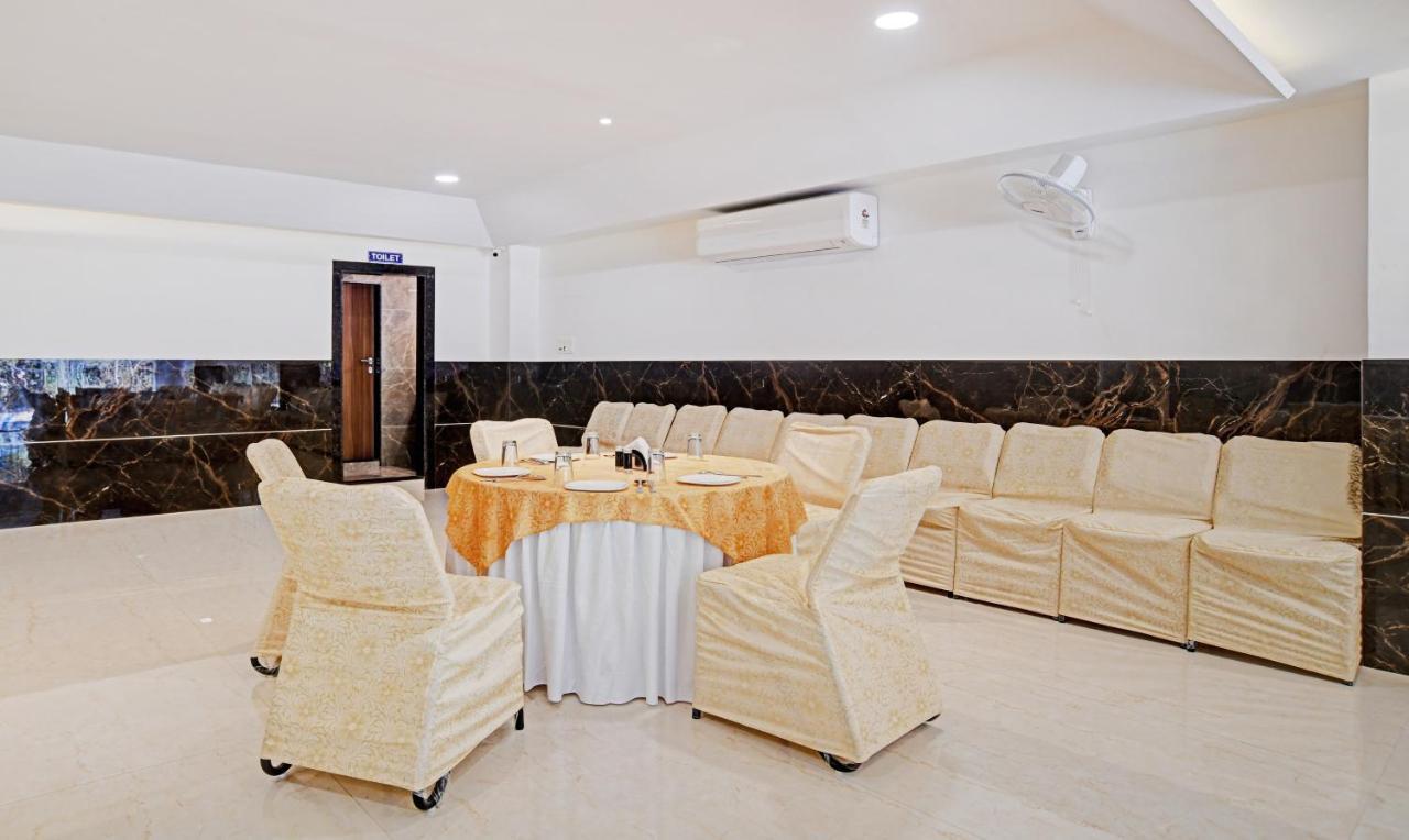 Treebo Shivaay Hotel Indaur Kültér fotó